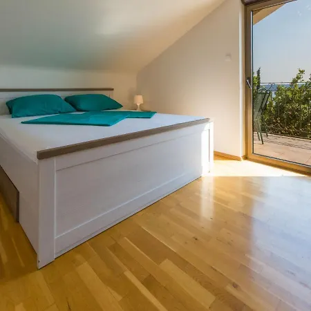 Apartment Pericic Zuti *