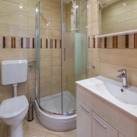 Apartment Pericic Zuti *