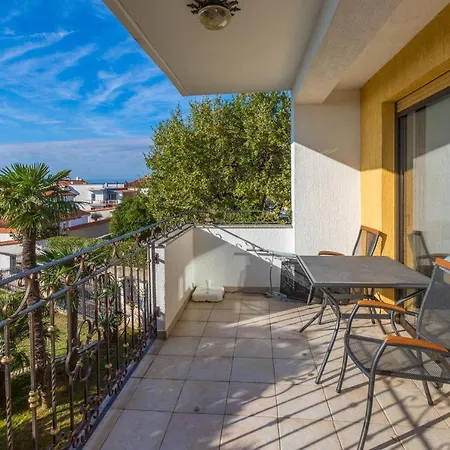 Pericic Zuti Apartment *
